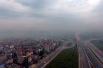 Hà Nội đặc mù khói đốt rơm rạ bủa vây vùng ngoại ô