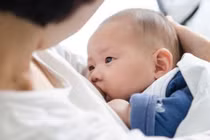 Những hiểu lầm về cho con bú và nuôi con bằng sữa mẹ