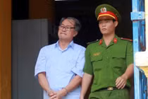 Ông Phạm Công Danh đòi có thư ký riêng ở tòa