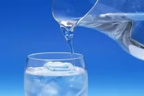 Giải pháp nạp đủ 2 lít nước cho cơ thể mỗi ngày