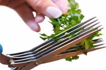 Một con dao sắc bén hơn đứt dụng cụ nhà bếp thông minh