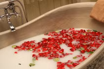 Cách tắm thải độc để làm sạch, thư giãn và trẻ hóa cơ thể