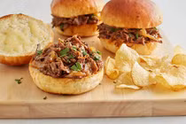 Trời mưa ăn hoài không chán bánh mì Burger bò xé 