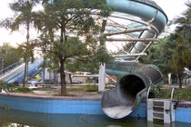 Ảnh: Công viên nước bỏ hoang nhiều năm giữa lòng Hà Nội