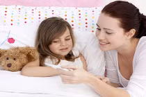 Bí kíp để mẹ đỡ căng thẳng hơn trong những ngày con ốm