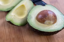 Tẩy trang bằng gì nếu bỗng nhiên hết kem tẩy trang?