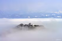 Kỳ lạ lâu đài trong mây chục năm hiện ra một lần 