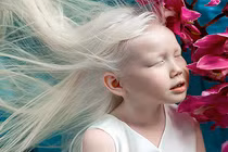 Ngắm nàng bạch tuyết thánh thiện giữa đời thực 