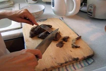 Kỳ lạ sản phụ ăn nhau thai của mình sau sinh