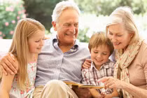 Điều gì ông bà làm tốt hơn cha mẹ trong nuôi dạy trẻ?