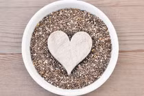 Lý do bạn tuyệt đối không được ăn hạt chia dạng khô