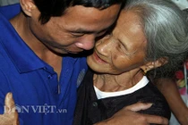 Xúc động đón thuyền viên bị cướp biển bắt cóc về nhà