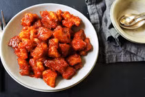 Bữa ăn đủ chất với thịt gà xào tương cà chua