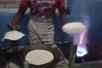 Ngả nón trước nghệ thuật nướng bánh tráng siêu đỉnh