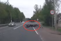 Lái xe mô tô phân khối lớn vượt ẩu và cái kết đắng