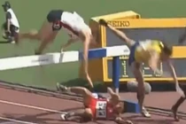 Tình huống tai nạn cười ra nước mắt trong thể thao