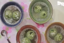 Làm bánh trôi trà xanh nhân vừng đen đón Tết Hàn thực