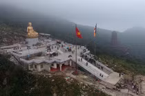 Mãn nhãn ngắm Yên Tử đẹp huyền ảo từ camera bay