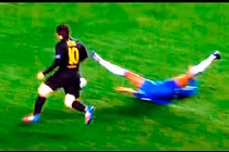 Những pha đi bóng như “làm nhục” đối phương của Messi, Ronaldo