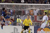 Những bàn thắng bằng đầu tuyệt đẹp của Messi