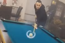 Cú đánh bi-a ảo diệu chưa từng thấy