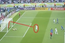 Chiêm ngưỡng 10 bàn thắng “hôn xà” đẹp nhất làng túc cầu