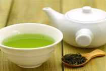 Hãi hùng trà thiên nhiên ngậm đầy thuốc trừ sâu, chất độc hóa học