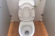 Những bước xử lý bồn cầu bị rò rỉ nước