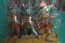 Ông Công ông Táo óng ánh gây sốt thị trường hàng mã cuối năm