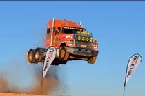 Những tài xế xe tải siêu đẳng nhất thế giới