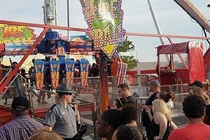 Ghế văng khỏi vòng xoay cảm giác mạnh, một người thiệt mạng