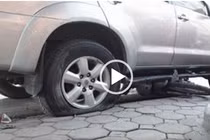 Video: Cách xử lý khi xe bị nổ vỏ
