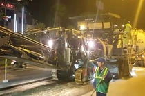 Xem dàn máy 80 tỷ hiện đại nhất VN làm đường Hà Nội