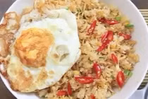 Cách làm món cơm rang đặc biệt nhanh gọn ngon
