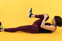 Tập 4 động tác này, bạn sẽ chẳng bao giờ bị đau lưng