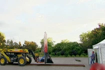 Kinh hoàng cảnh tàu hỏa phóng thẳng vào cửa hàng 