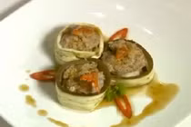 Cách làm cà tím cuộn tôm thịt tốt cho người máu nhiễm mỡ