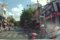 Gây tai nạn cho 2 cụ già, tài xế xe máy thờ ơ bỏ đi