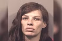 Chuyện lạ nữ giám sát viên trại giam mang thai với tù nhân