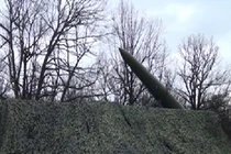 Cận cảnh tên lửa Iskander-M bảo vệ bầu trời Nga