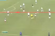 Pha chọc khe có một không hai trong lịch sử bóng đá