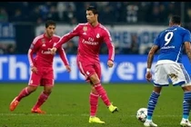 Những pha chuyền bóng đẳng cấp “không cần nhìn“