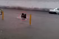 Clip chàng trai ga lăng và cái kết bất ngờ