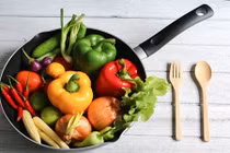 Nấu chín rau củ, nên hay không?