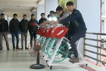 Kỳ lạ xe đạp tập thể dục có khả năng... phát điện