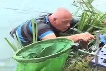 Người đàn ông câu cá khi say xỉn và cái kết đắng