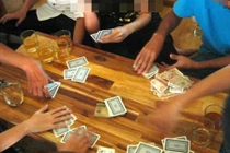 Tạm giữ nhóm 'quý bà' đánh bạc hơn 1 tỷ đồng