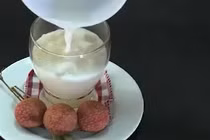 Bí quyết làm thạch vải thơm lừng mát lạnh cho ngày hè