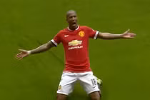 Màn trình diễn thăng hoa của Young trong trận derby thành Manchester