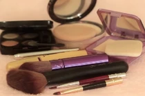 Cách bảo quản đồ trang điểm không phải ai cũng biết